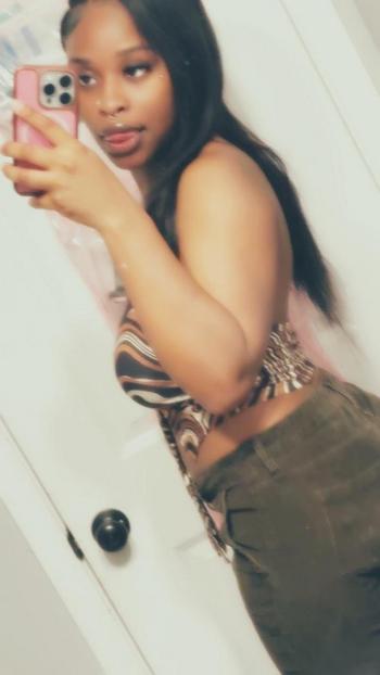Aniyah, 20  female escort, Albany