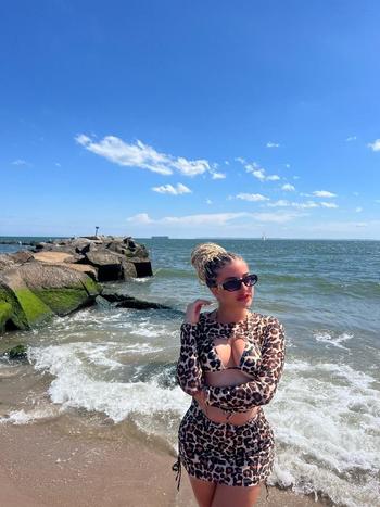 aryana, 22  female escort, Albany