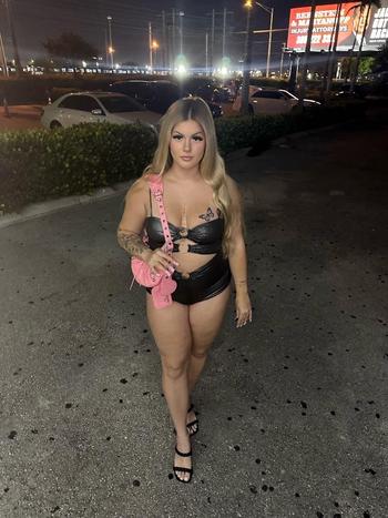 Clitianna, 22  female escort, Albany