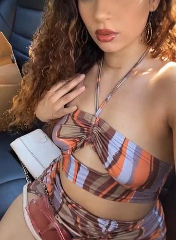 Bell, 25  female escort, Albany