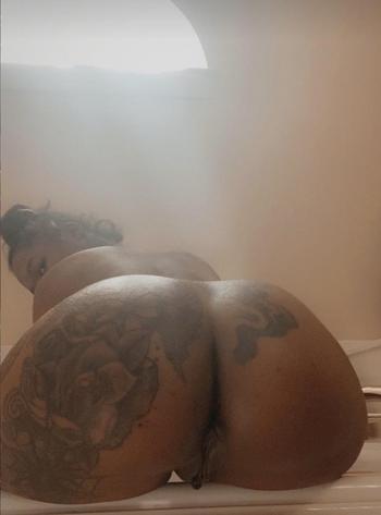 Saphari, 23  female escort, Albany